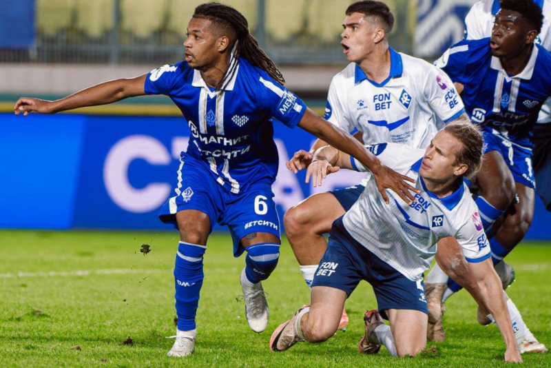 &laquo;Динамо&raquo; Махачкала обыграло &laquo;Крылья Советов&raquo; в 14-м туре Мир РПЛ
